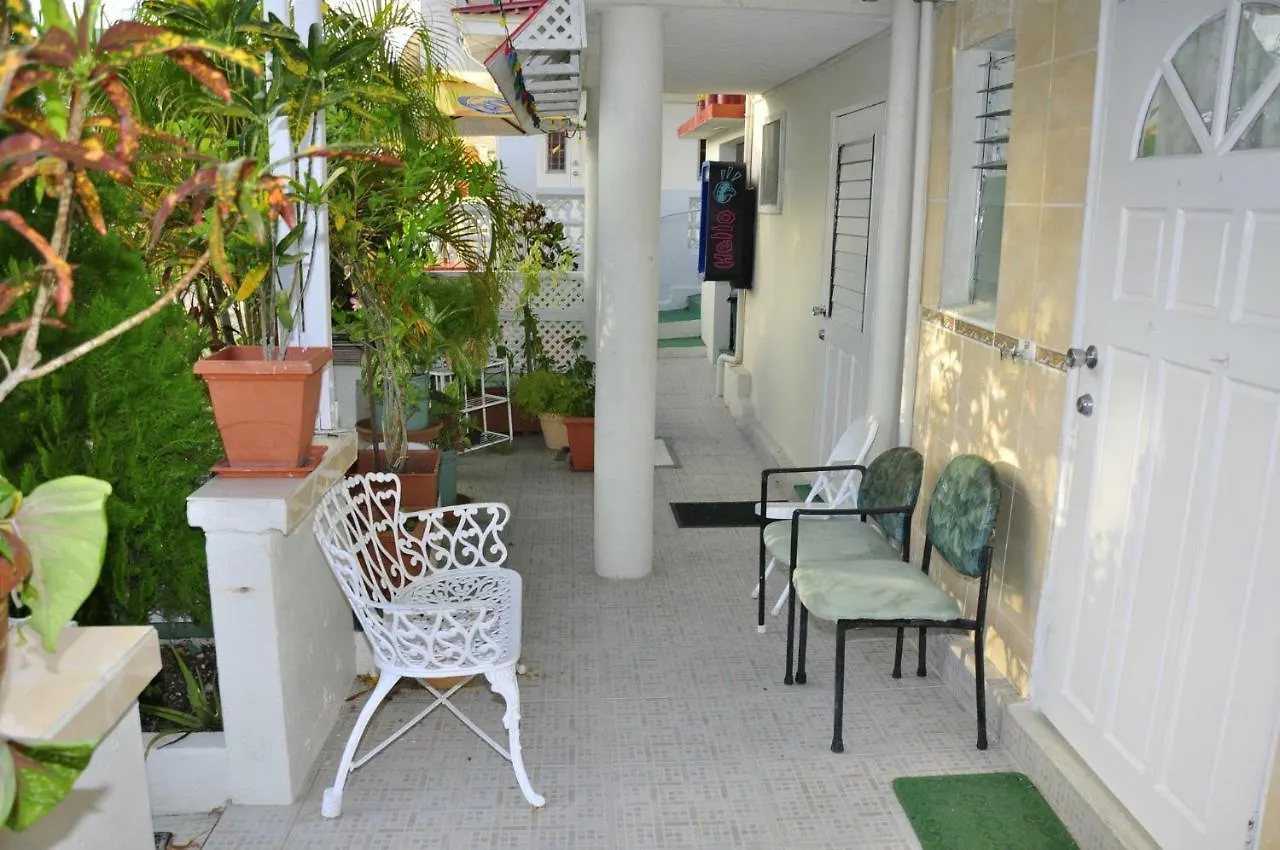 Pensjonat Arjan Apartments Saint Michael Barbados